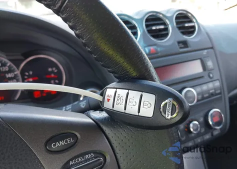 2010 Nissan Altima 2.5 S z USA, uszkodzony, nr VIN 1N4AL2AP0AN459994